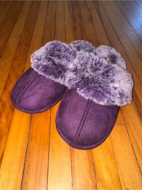 Jessica Simpson Purple Faux-Fur Clog Slippers